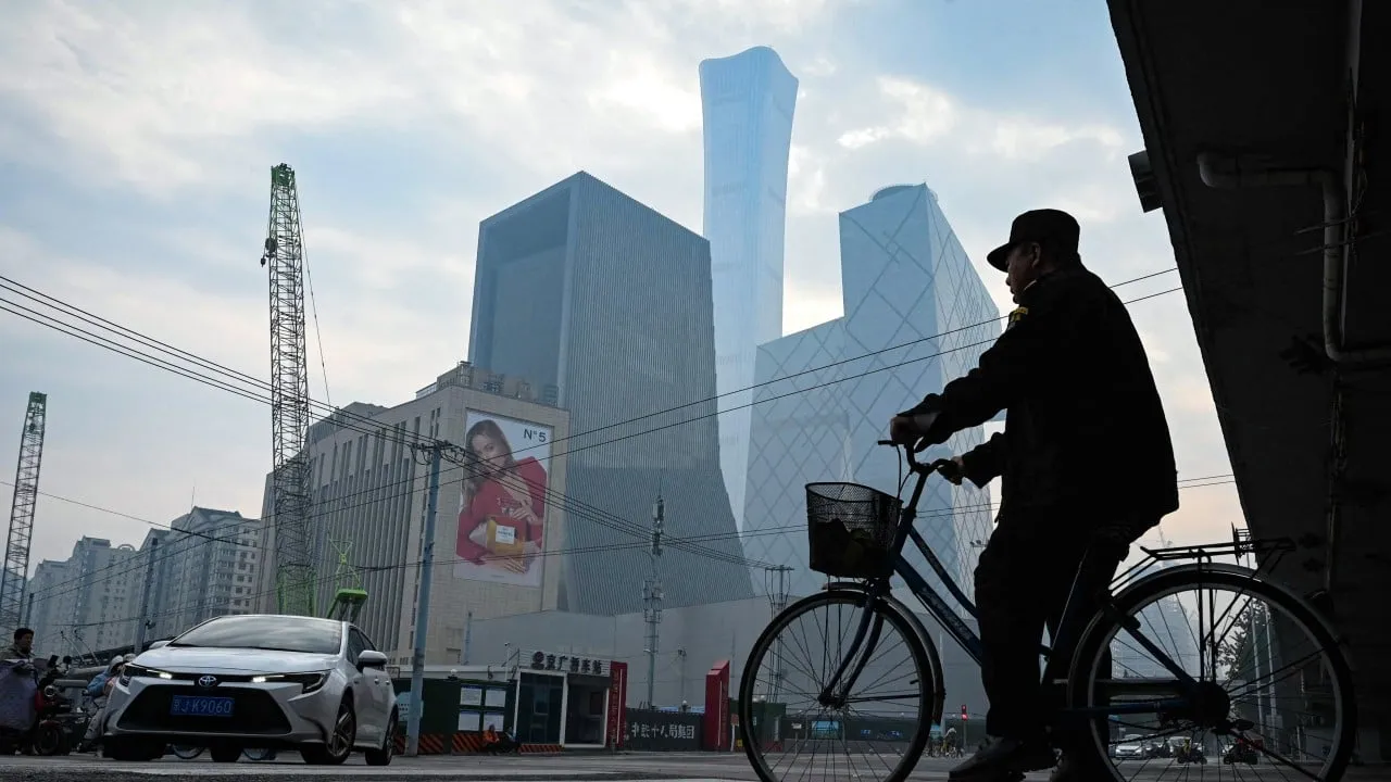 尽管市场信号积极，中国经济仍面临隐性债务挑战